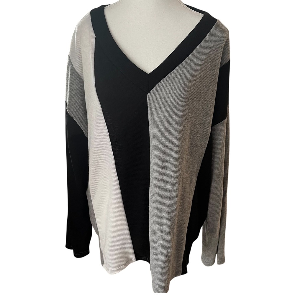 BiBi Womens Colorblock Waffle Knit Thermal V-Neck Top Grey Black White Sz M